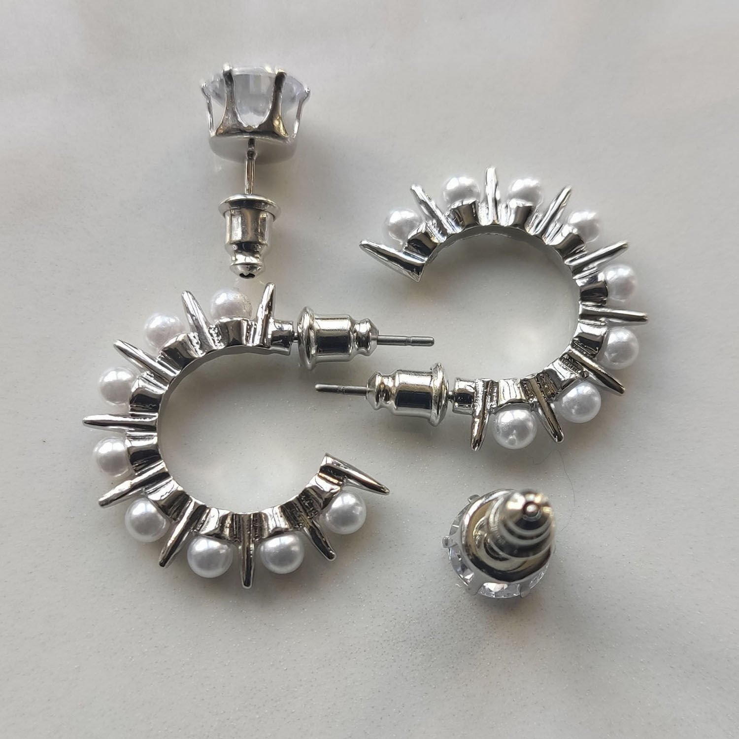 İnci Işıltılı Üçlü Gümüş Tonlu Küpe Seti