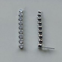 Gümüş Işıltılı Sıra Taşlı Uzun Küpeler