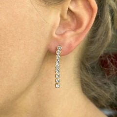 Altın Işıltılı Sıra Taşlı Uzun Küpeler