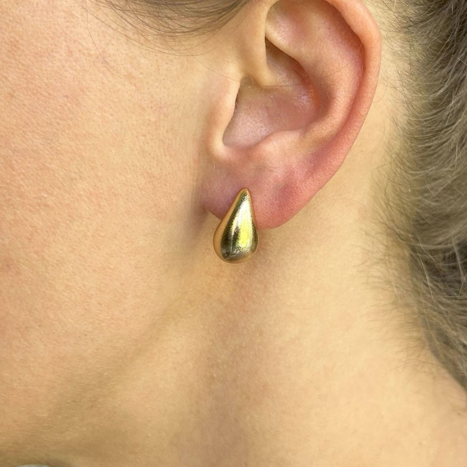 Mat Altın Damla Küpeler (Küçük)