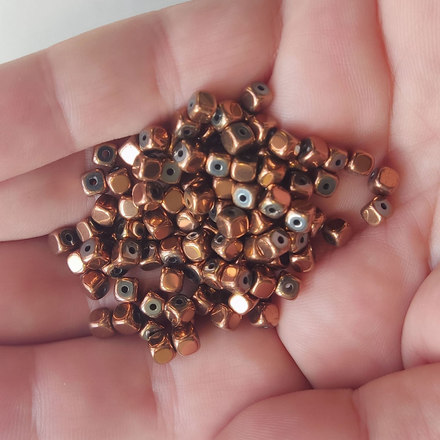 3x3 mm Küp Hematit  Bronz