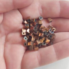 4x4 mm Küp Hematit  Bronz