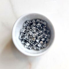 3x3 mm Küp Hematit  Krom