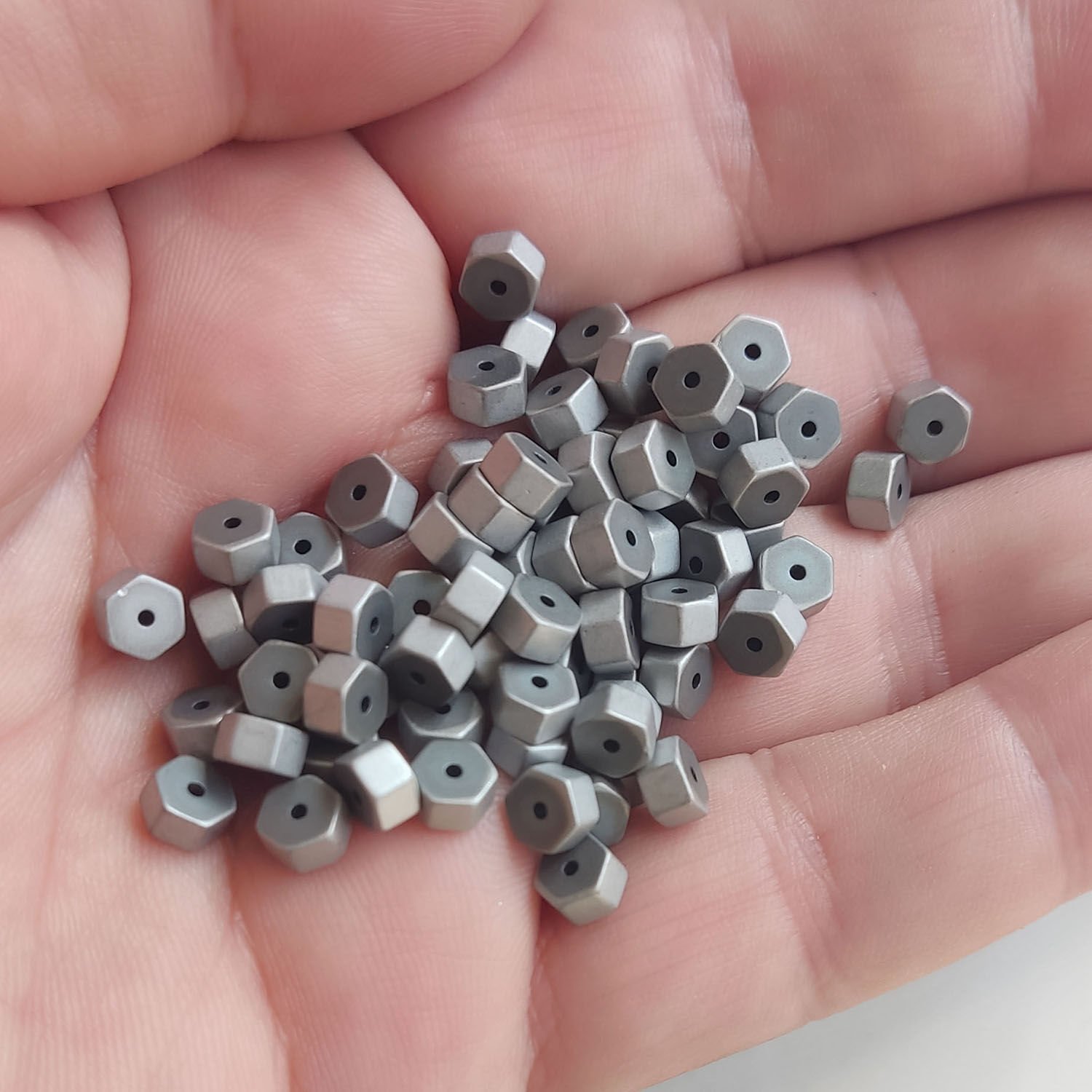 3x5 mm Altıgen Hematit  Krom MAT