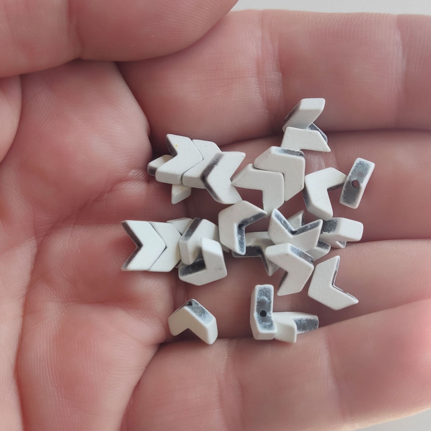 3x8 mm Ok Hematit  P.Beyaz