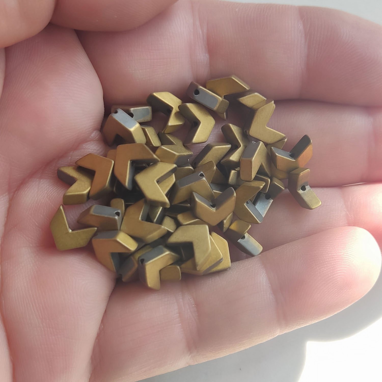 3x8 mm Ok Hematit  Mat Altın Rengi