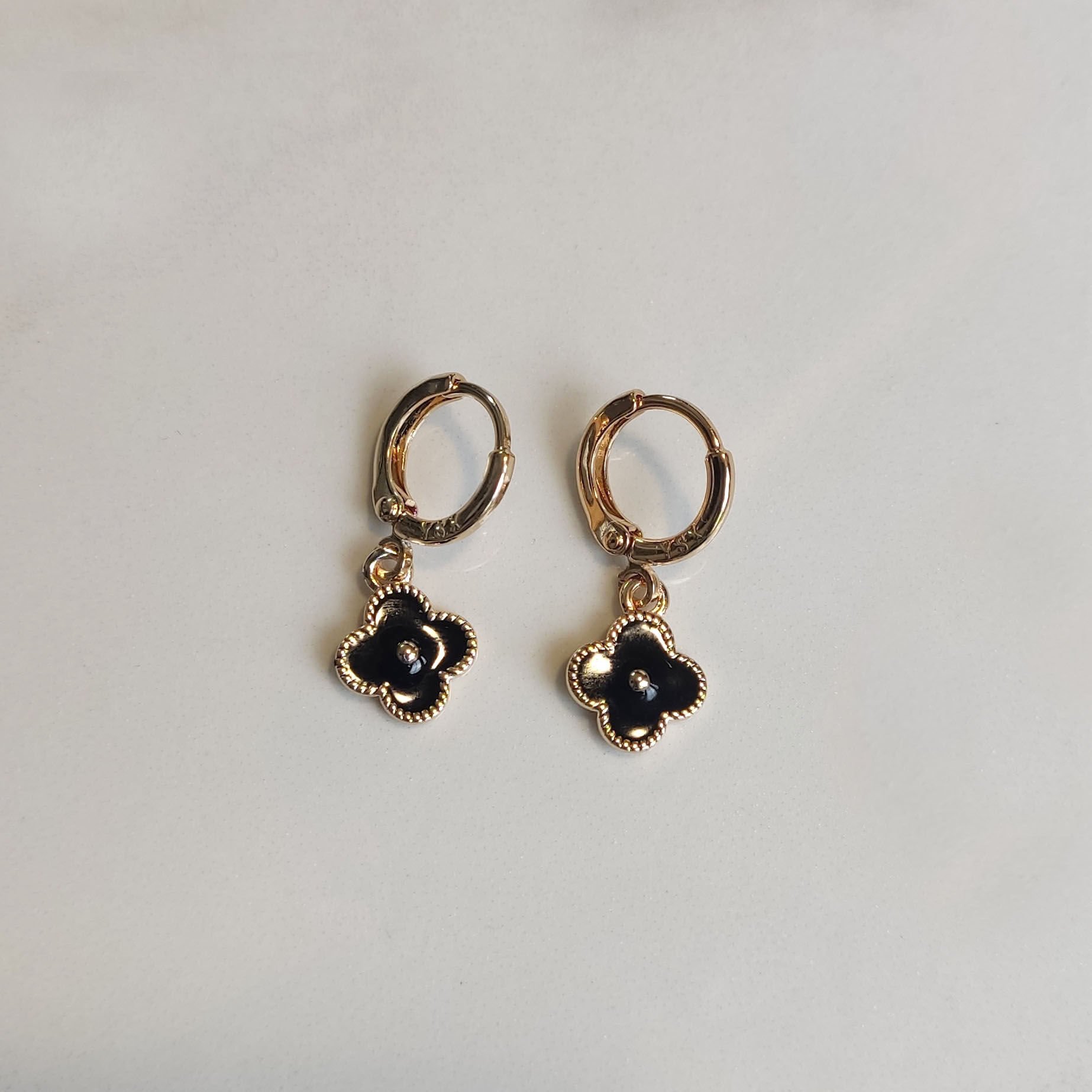 Siyah Mineli Yonca Küpe ( Çocuk Küpe)