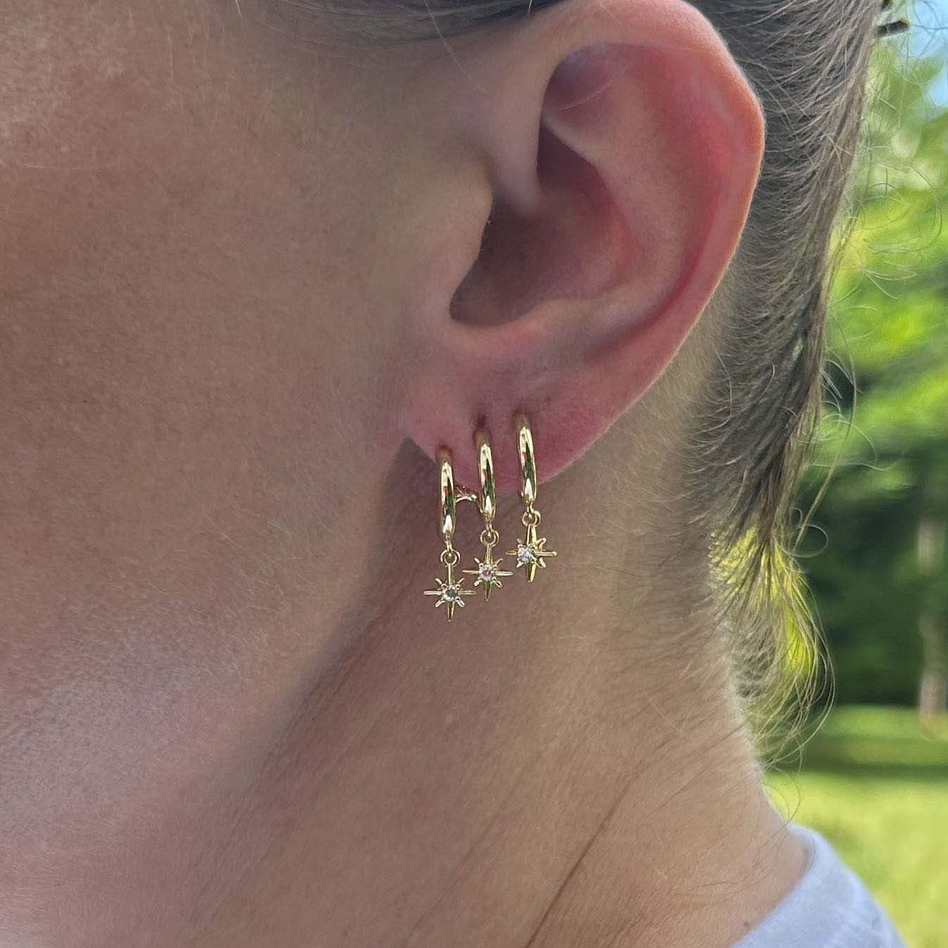 Üçlü Sallantılı Yıldız Küpe