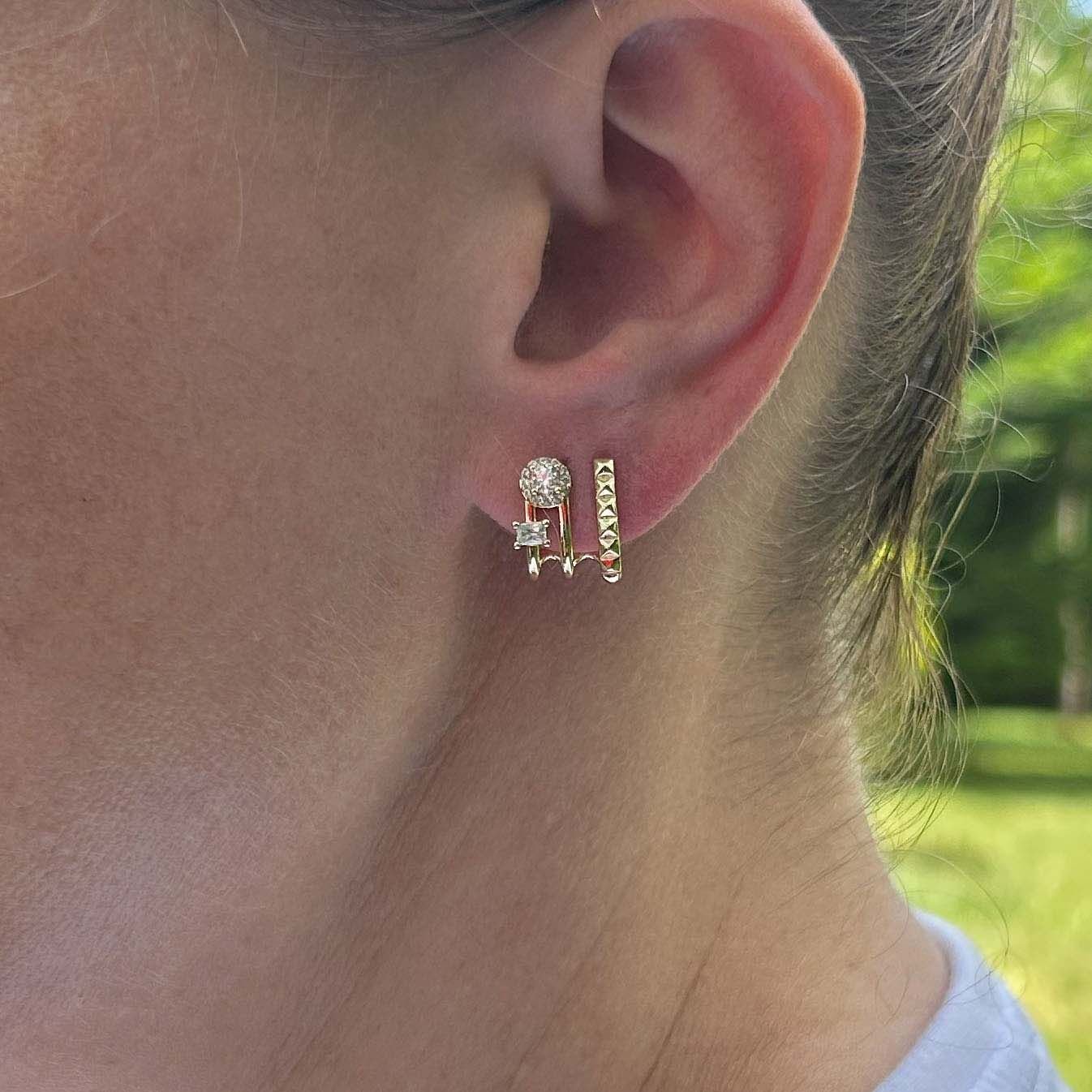 Üçlü Kare Taşlı Küpe