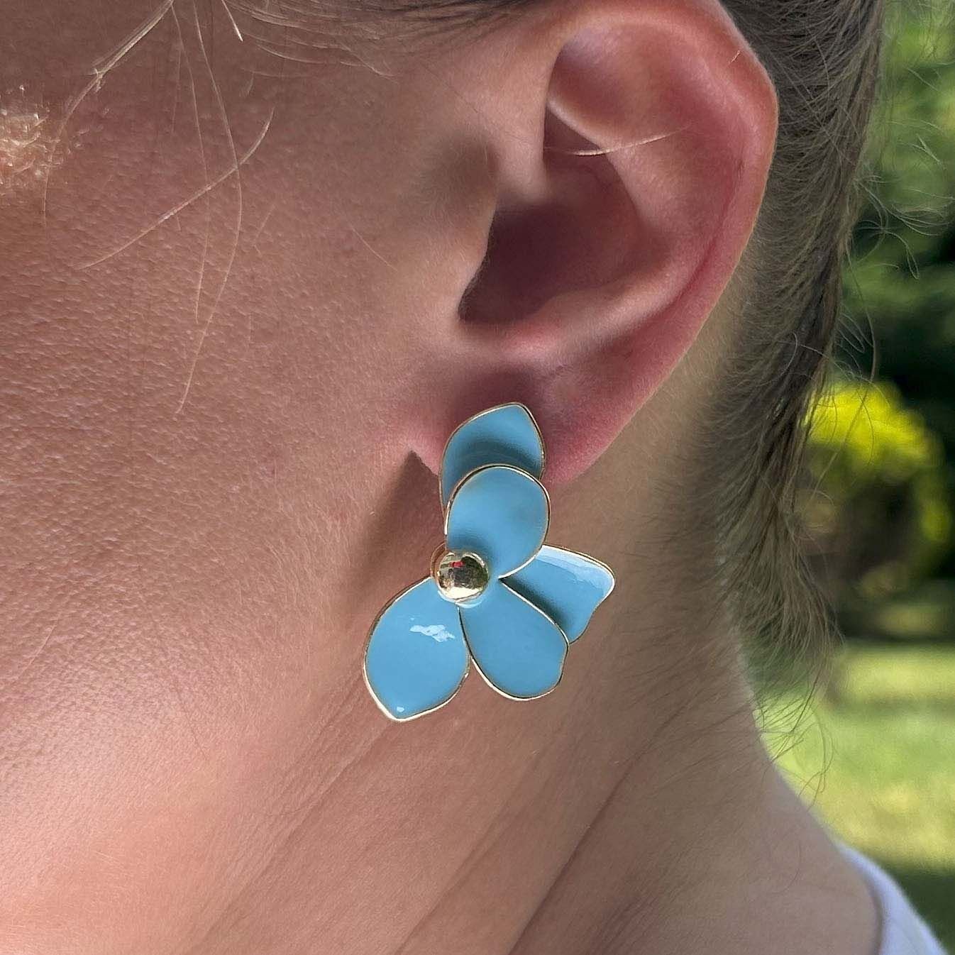 Mavi Yarım Papatya Küpe