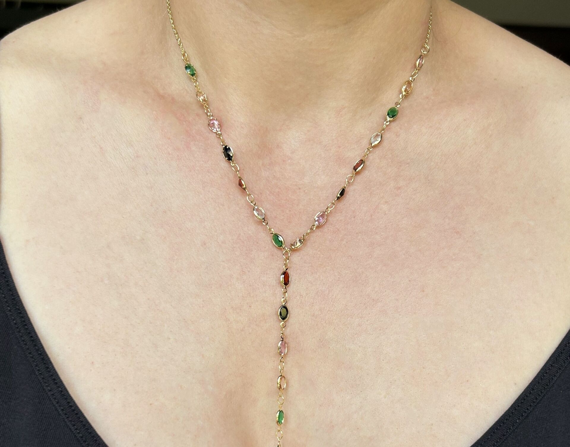 Renkli Taşlı Uzun Zincir