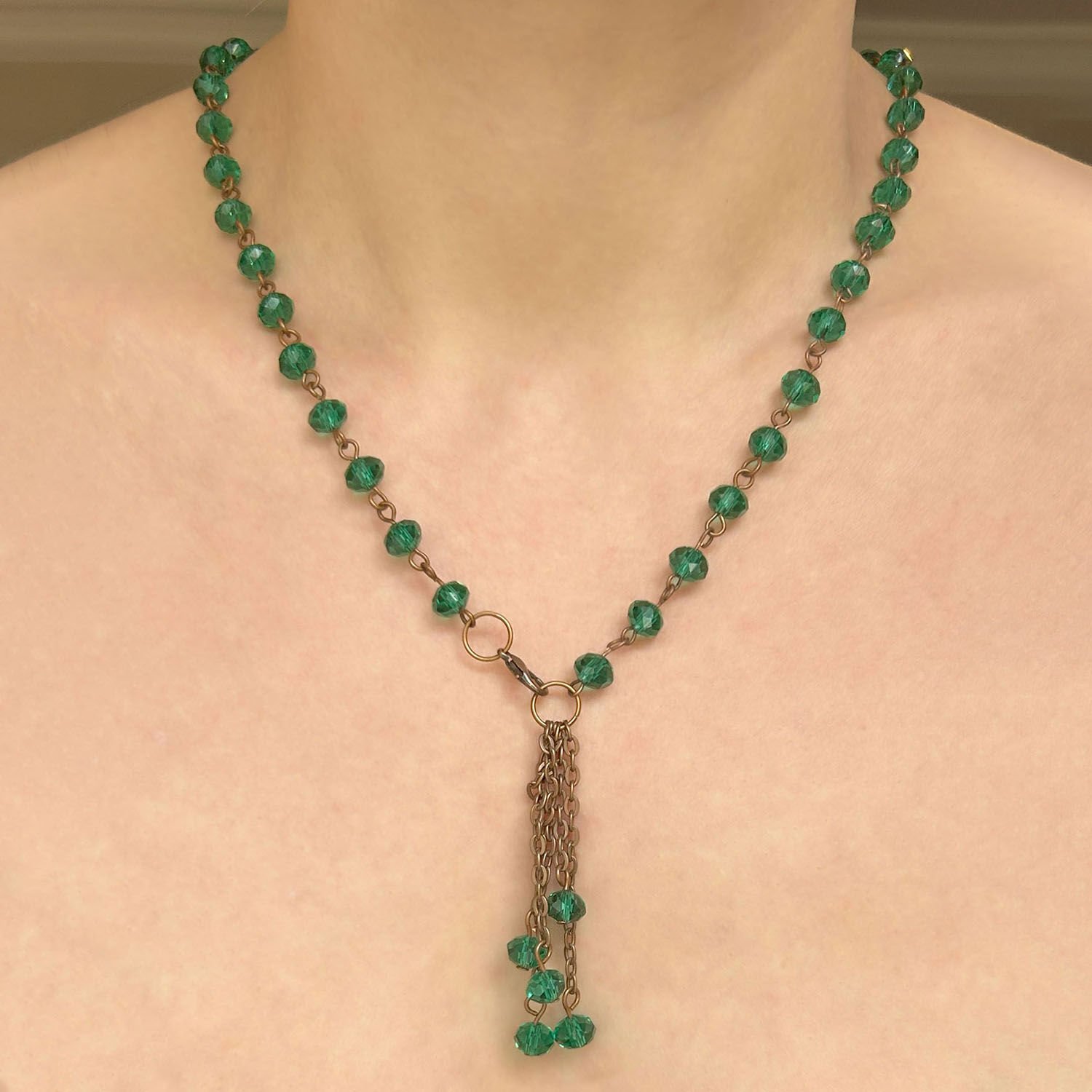 Sallantılı Yeşil Kolye