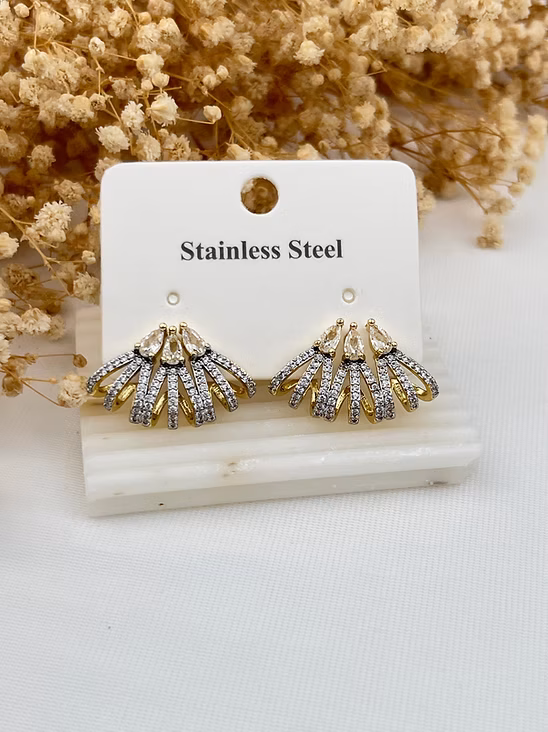 Çoklu Taşlı Küpe