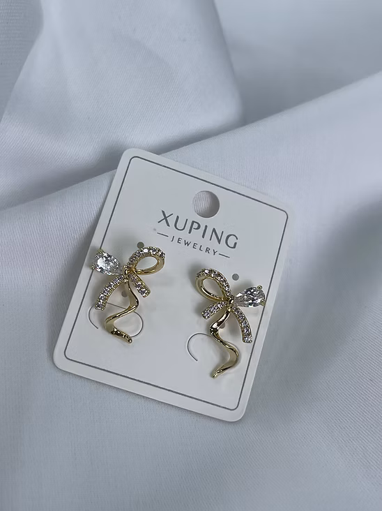 Kurdele Taşlı Küpe